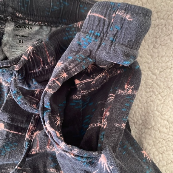 Men’s sleep shorts with pockets - Picture 3 of 3